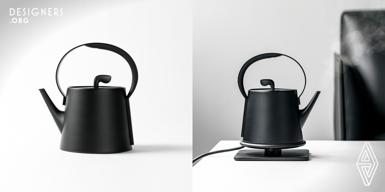 This kettle is specifically designed for tea enthusiasts to use in a serene tea room. It adopts advanced infrared sensor technology, allowing users to switch it on and off by waving their hands in the air. It only receives information from close range and single-direction movement, with intelligent recognition to eliminate misleading signals. With multiple safety designs, the handle and kettle body are fully insulated and never conduct electricity. The power contact points are completely hidden, preventing water reflux, leakage, overflow, and heat scalds.