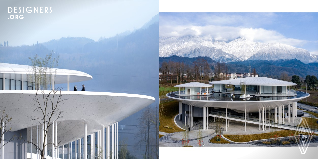 The Woyun Platform is the entrance exhibition center of the Giant Panda National Park, taking the geological features of local bamboo forests, mists, and glacier debris as architectural imageries. The bamboo forest on the ground floor is used as a rural living room, which is a feedback to the surrounding villages; the suspended mists in the middle is used as a cultural display space; the debris on the top is used as a leisure space.