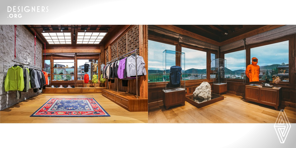 Known as the most beautiful Arcteryx store, the retail space boasts a window view of Tibetan landscape with continuous and undulating hills, cattle and horses wandering freely, intertwined meadows and fields, dotted rammed earth Tibetan houses and huge barley shelve. Inside the store, the model display of the mountains and rivers of the Greater Shangri-La region embodies the local residents and their spiritual world. 