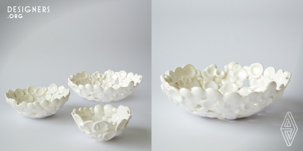 Alice Le Biez, French young designer has realized a set of three bowls, printed in 3D ceramics. The shape of each bowls reminds traditional ceramics technique. She created with her project an illusion of a hand-made bowl by the design but also by the making process. Her 3D printing object explores the link between traditional skills and new technologies and demonstrates that designer can use the new technologies as a tool to go further in their work and discover a new field of creation.