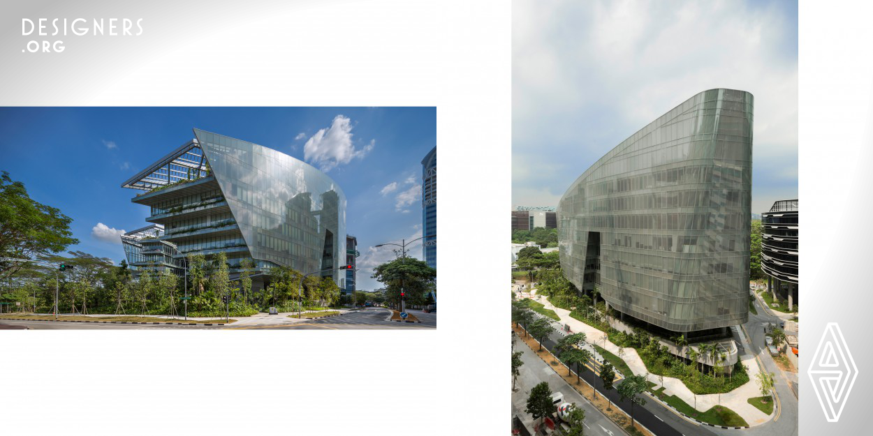 As a regional headquarters for a major entertainment-related company, the project is distinguished from just an office building. Fulfilling the highly defined master planning guidelines, the building floats up to 13 metres above the ground with a sufficiently landscaped courtyard and a 100-person theatre. The external metallic glass skin allows for privacy on the more exposed faces and presents an aerodynamic appearance. Office areas are openly visible to the courtyard with low-iron clear glass.
