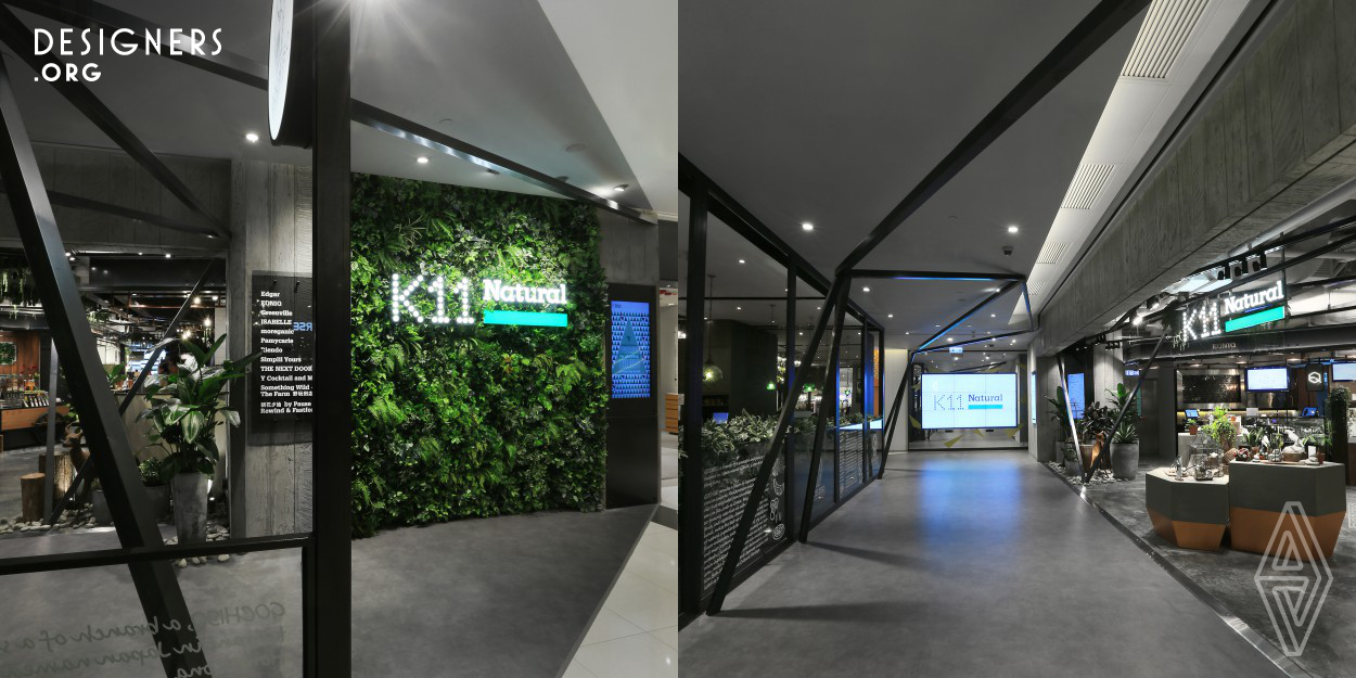 Numerous green artistic elements have been applied to vitalize the K11 Art Mall, and at the same time create a platform in the mall for everyone to interact in various aspects. The design is to present a brand new, interesting lifestyle. K11 collaborated with AS design team to build a "Modern Vivarium". Customers get to experience how living in the micro-ecological system feels like. The connection between people and the nature is more tight. It is also a self-sufficient community where Art, People and Nature coexist.