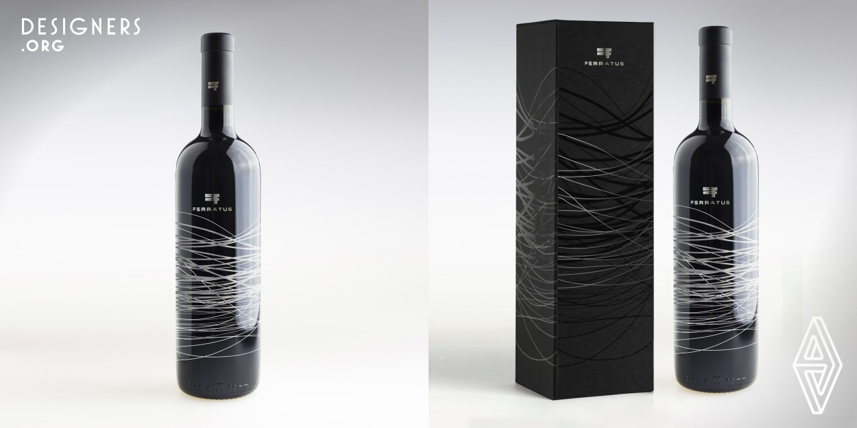 The metal-inspired design made by the artist Emeric Minaya, it's an exercise in style where the author connects the meaning of the word Ferratus, " Made of iron," with the design of the Brand image. Multitude of metallic lines in silver, embrace in a vibrant way the wine contained in the bottle, wrapping to this, in an elegant dress of metallic lines. The design of the graphic image, as well as the Winery, combines a message of tradition and passion for wine, with the modernity and contemporaneity of its audience. 