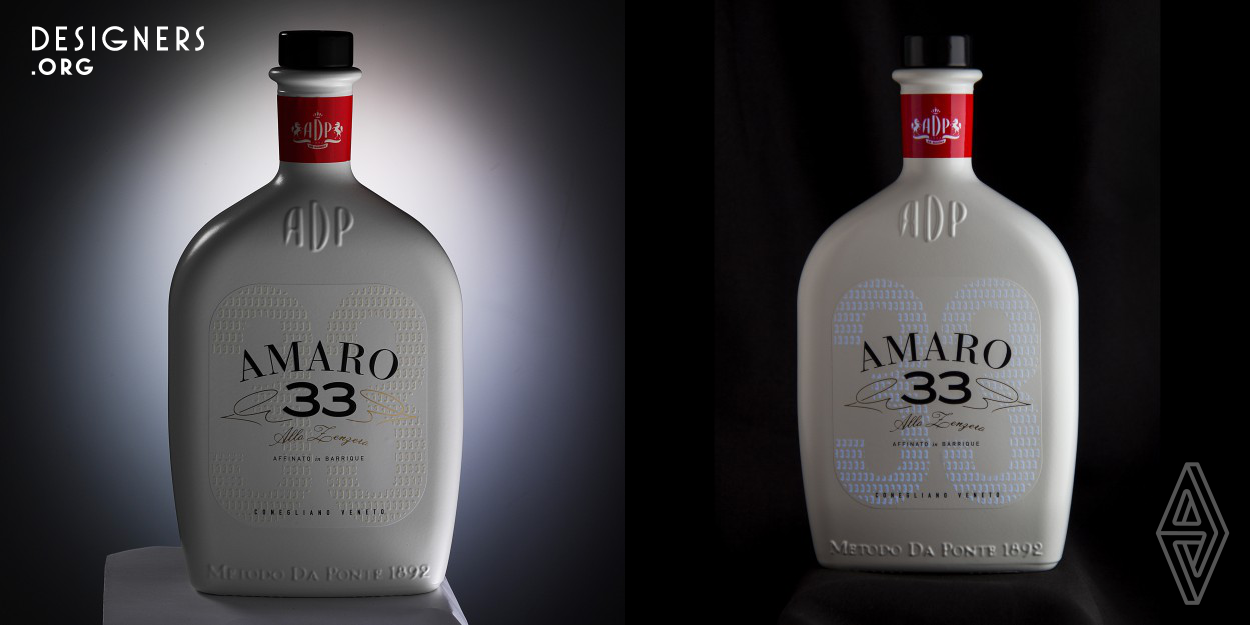 The aim of the client with this NPD was to enter into the high-priced liqueurs segment, expecting to be seen as simple yet different. The inspiration came from mixing the classical codes of this type of drink with a contemporary touch to attract young consumers. As a result, it is used a hip flask as a base, which was modelled in shape and details with texture on the front and back, and a label that in daytime looks minimalist and at night, glows in the dark illuminating the brand.