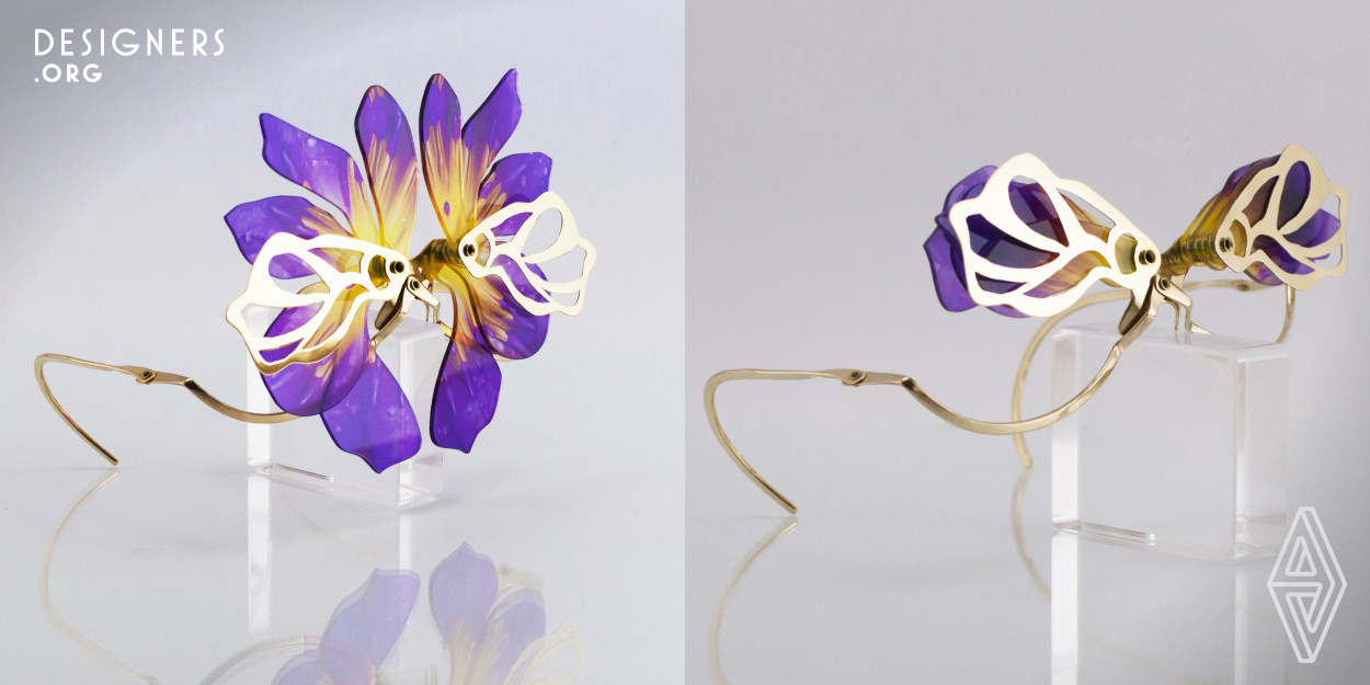 Sonja‘s eyewear design was inspired by blossoming flowers and early spectacle frames. Combining the organic forms of nature and the functional elements of spectacle frames the designer developed a convertible item that can be easily manipulated giving several different looks. The product was also designed with a practical folding possibility, taking as little space as possible in the carriers bag. The lenses are produced of laser-cut plexiglass with Orchid flower prints, and the frames are made manually using 18k gold plated brass.