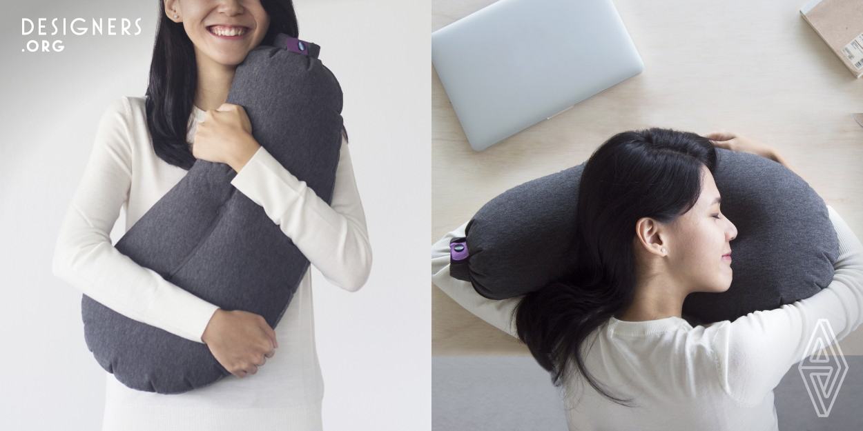 Everyone knows the importance of getting 8 hours of sleep, but that just isn’t a reality for most. How many times do you catch yourself dozing off throughout the day? What if you could snooze comfortably, right there and then? The Aubergine Pillow is an inflatable pillow that plumps up generously in just one puff, yet compacts small. Affording you the everyday comfort you hunger for, on demand.