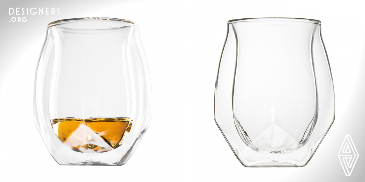 Inspired by nature, digitally crafted, and meticulously refined with a master whisky distiller, the Norlan Whisky Glass has been designed to capture whisky's complex flavors and aromatics and deliver them to the senses like never before. The featherweight, double-walled structure features specially developed protrusion forms inside the glass. When whisky is swirled within the bowl, these forms generate a standing wave shape, increasing the surface to air ratio and rate of oxidization, thereby reducing the presence of ethanol for more expressive aromas and an improved drinking experience.