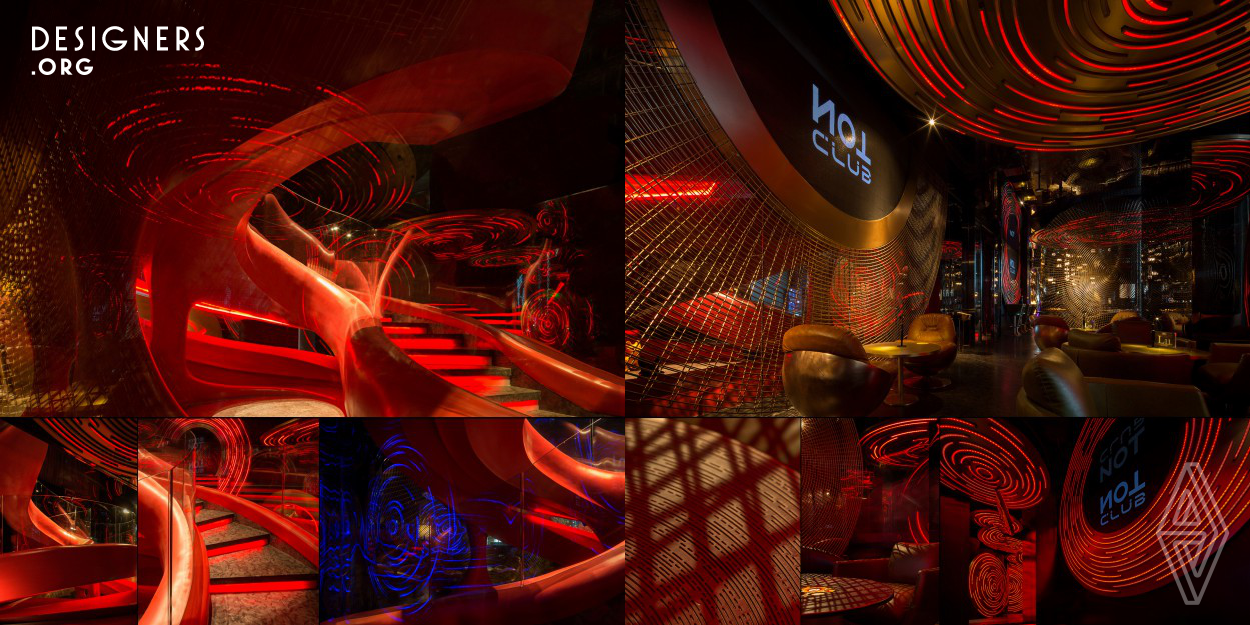 NOT CLUB is a new generation of music bars. Just like NASA, designer chose to use the record as the core of the experience, and designed the entire bar as a spaceship.The designers extract the record, the futuristic, the tear as an element throughout the space, and re-deconstructs the original space with a coherent design approach; The design of new technology elements has got rid of the dull feeling of traditional bars. 