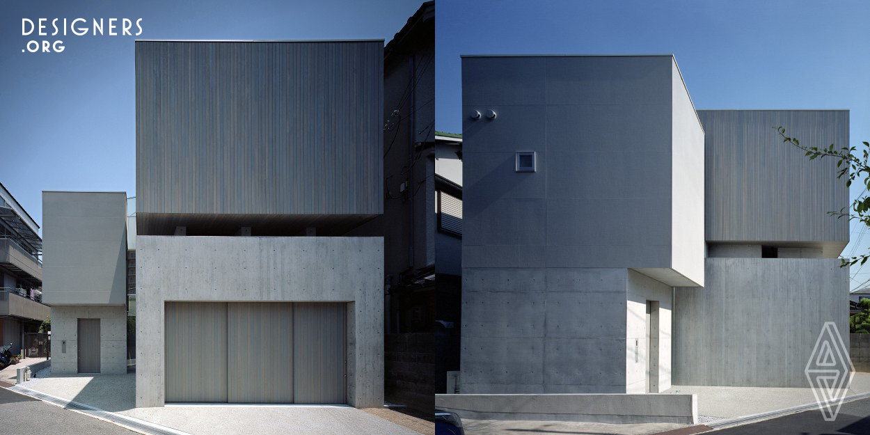 Located in a residential district in northern Osaka, this property is surrounded by closely packed houses and lacks any outstanding views. Due to the adjacent homes, maintaining privacy was of the utmost importance. The aim of the design was therefore to create a stimulating and beautiful space that nevertheless had no large windows and was closed to the outside world.