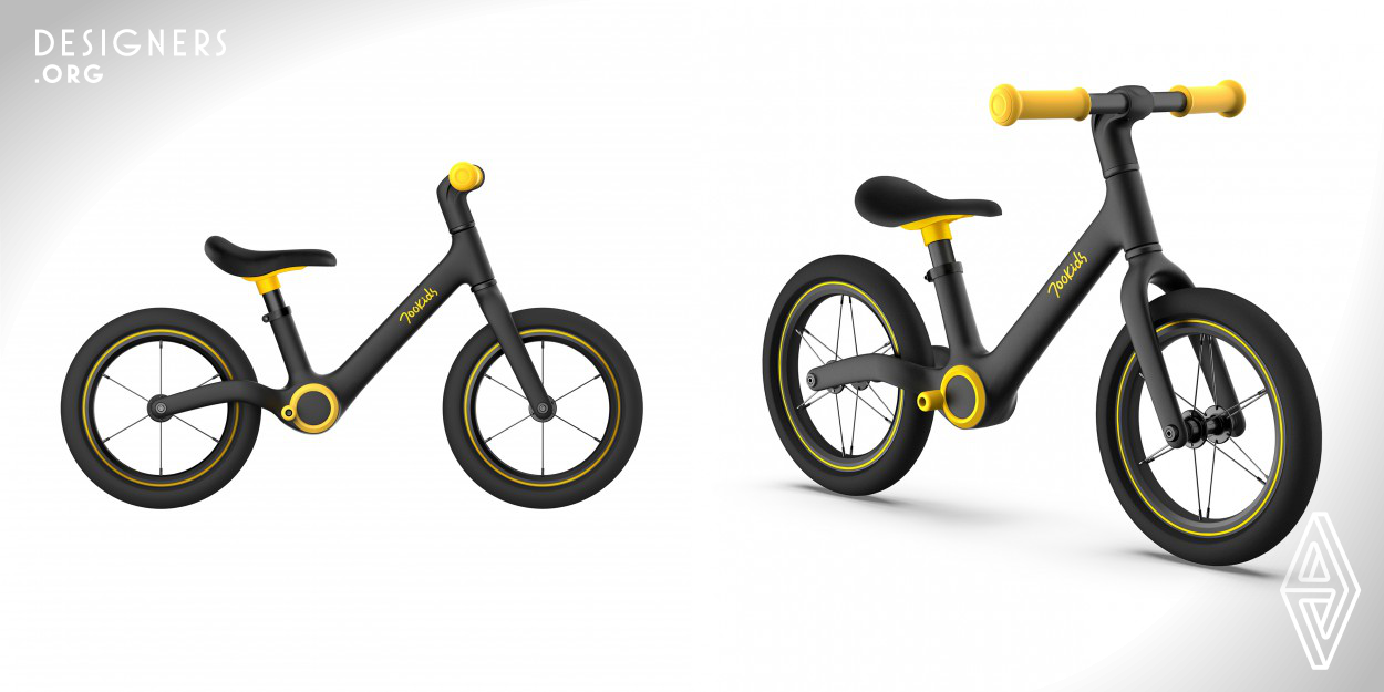 Designers are committed to designing safer, faster, lighter, and better-experienced scooters for children. Simple and clear color matching, full and comfortable line modeling are carefully considered. The whole product is made of plastic as much as possible, without any hidden dangers such as sharp corners. The ring is characterized by a series of product memory points and can be placed on the feet.