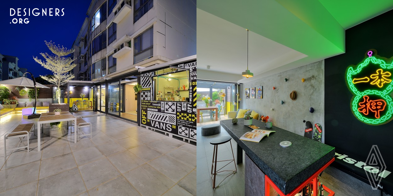 Within the environmental context, the house has a large garden, a glass corridor is used to make good use of the space. Through various sets of movable sliding doors, different combinations are made to connect the dining room, master room, and garden space together. After reorganizing the interval, about half of the area of the long hall was allocated to the open kitchen, and a Nakashima bar counter was built to facilitate daily light food. Cater to the lifestyle to invite friends for dinner.