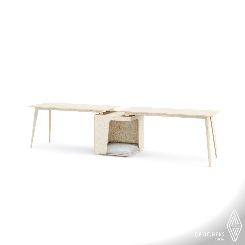 Drago Desk by Henrich Zrubec