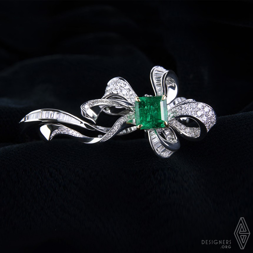 Emerald Ribbon Ring IMG #2