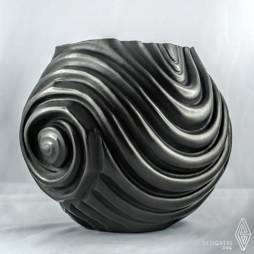 VORTEX METALLIC VASES IMG #4