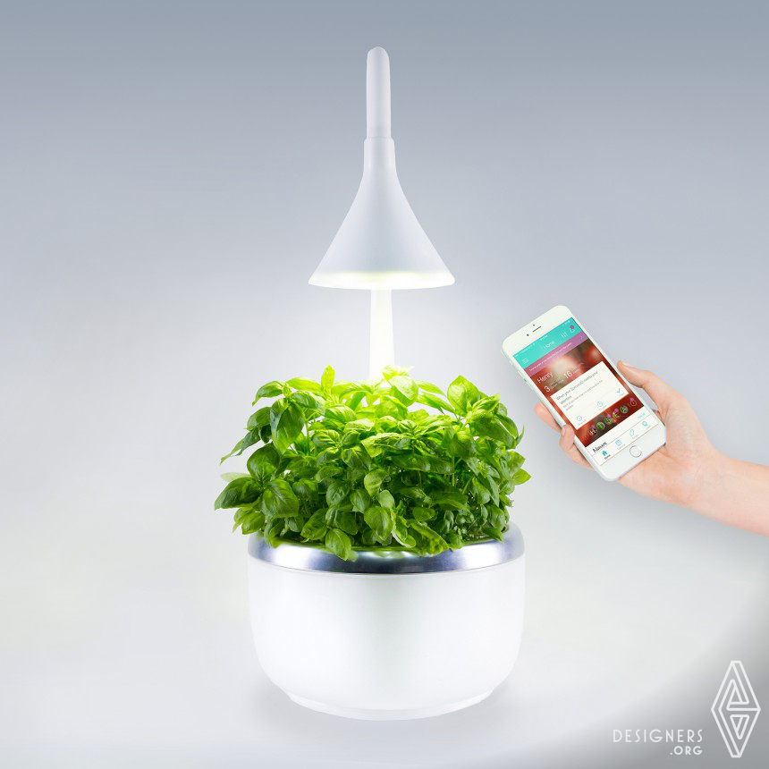 SproutsIO Smart Microgarden