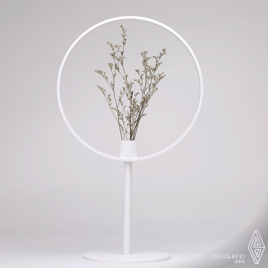 Magnifying Vase IMG #2