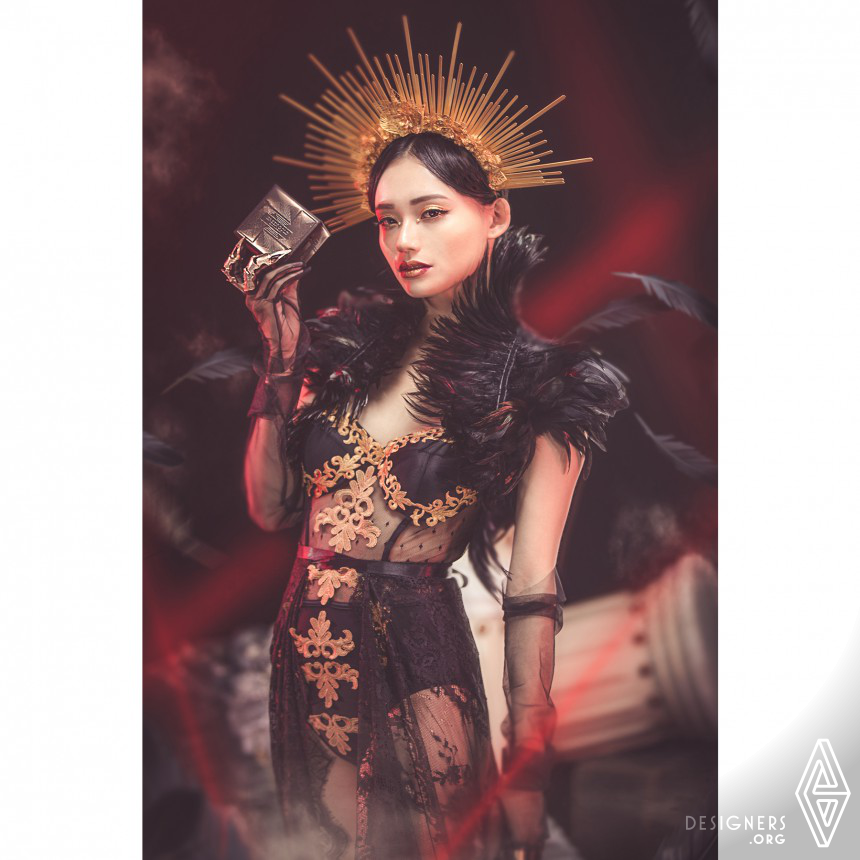 Queen by Zheng Yuan Huang
