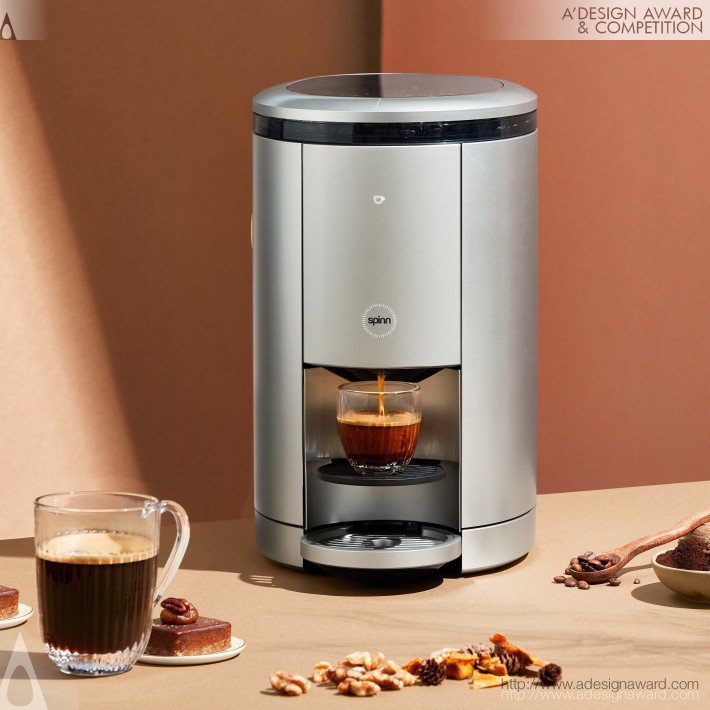 Spinn Coffee Maker by Serge de Warrimont