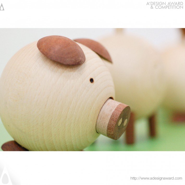 Movable Wooden Animals by Sha Yang