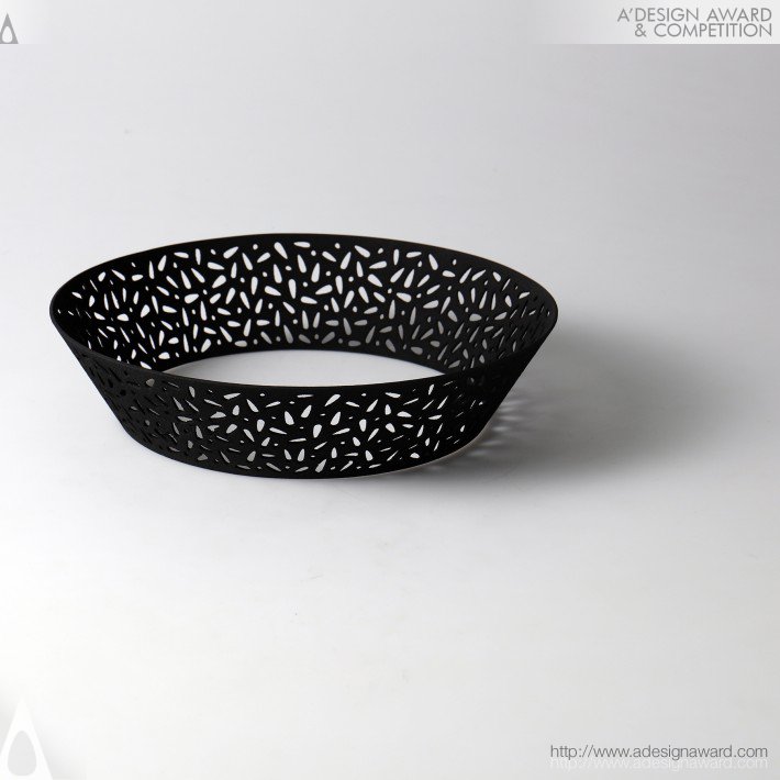 cast-iron-bottomless-basket-by-noriaki-mori-1