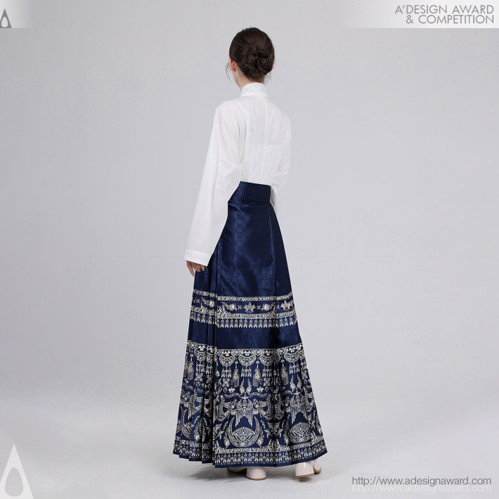 Heritage Skirt by Zehui Ni