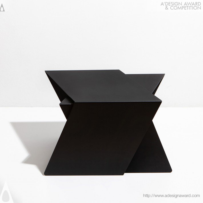 Diogo Pinelli - Stalk Side Table