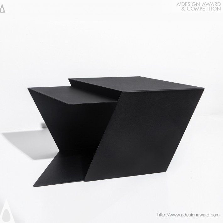Side Table by Diogo Pinelli