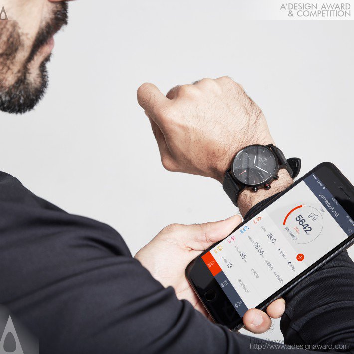 Professional Hybrid Smart Watch by NOERDEN