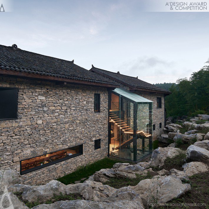 Residential House by Zhiyong Huang