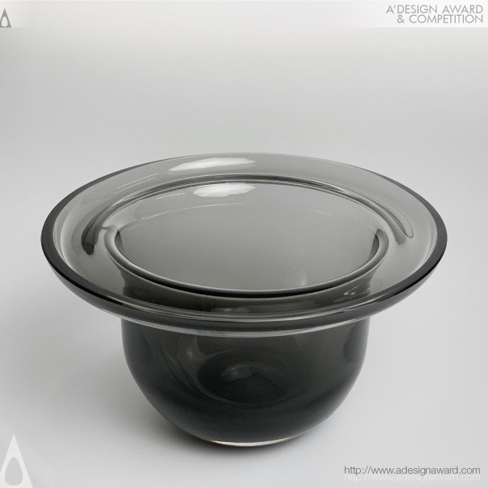 Glass Container by Wanhang Zhao