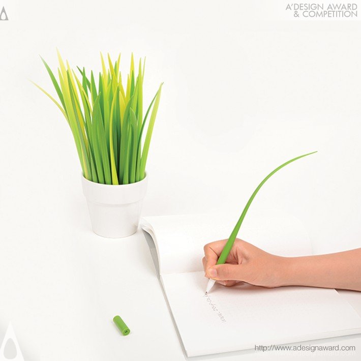 Pooleaf Plastic Ball Pen by SIL GI , LEE