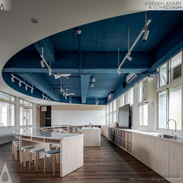 Huajiang Science Lab Classroom Renovation by Daisuke Nagatomo and Minnie Jan