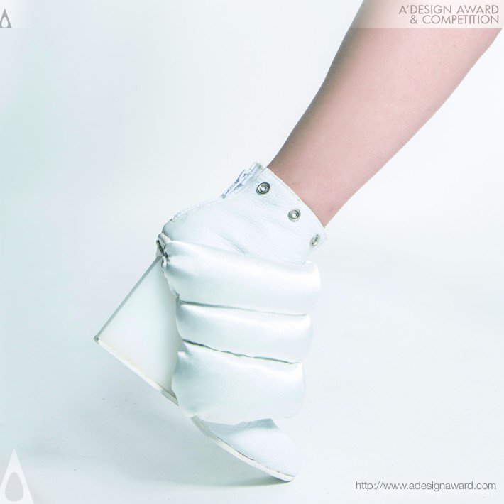 Jingwen Zhang - Comfort Transforming Footwear