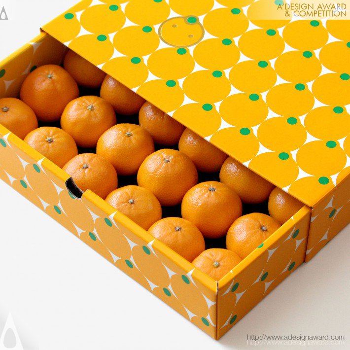 Orange Gift Box by Koichi Sugiyama and Minako Endo