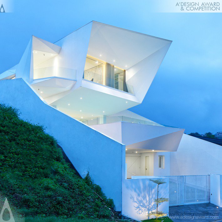Z Line House by Revano Satria