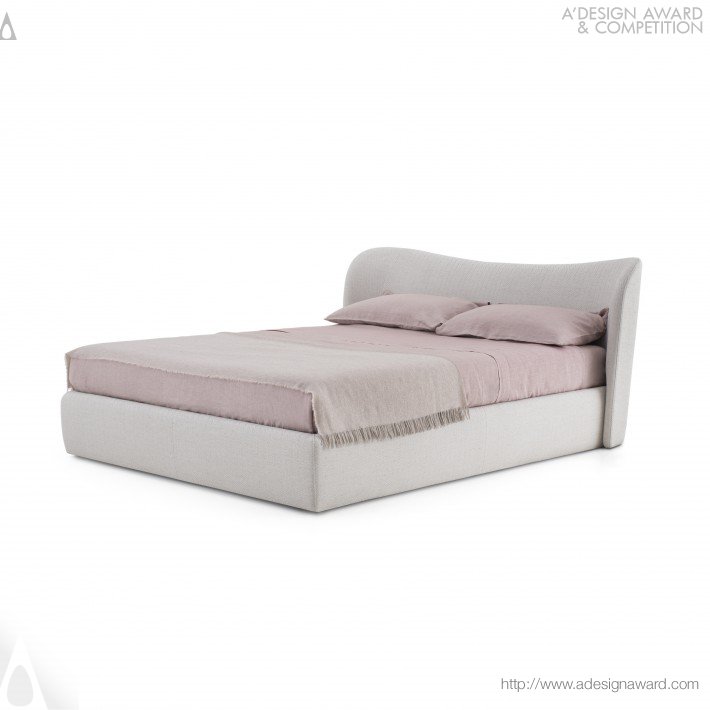 Embrace Bed by PIANCA SPA