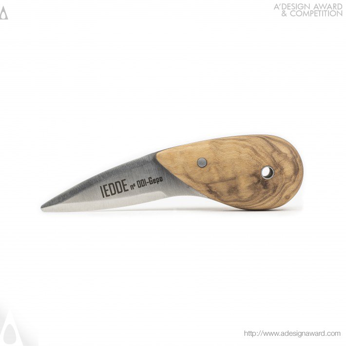 Iedde Mussel Knife by Giuliano Ricciardi