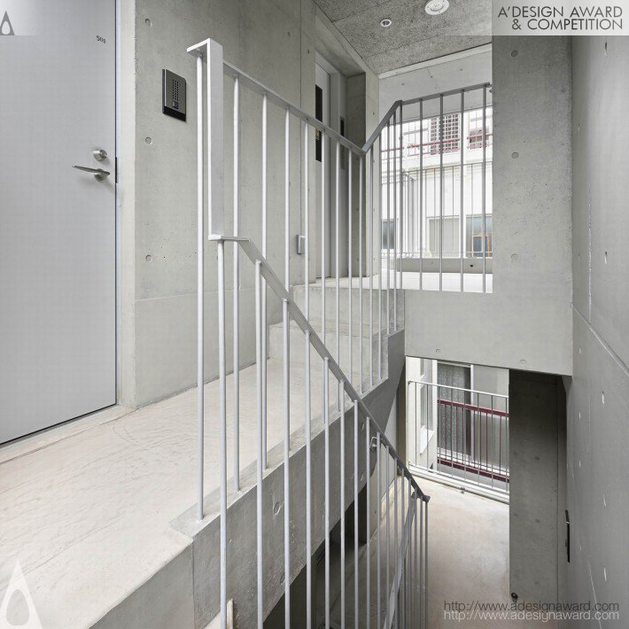 fudomae-apartment-with-six-voids-by-akira-koyama-3