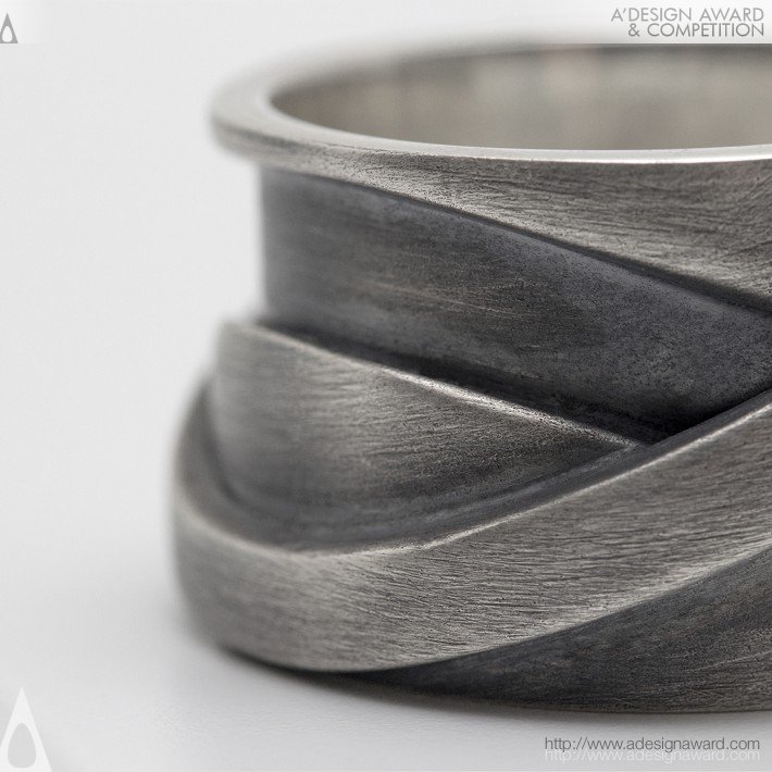 infinito-ring-by-fabio-brazil-and-henrique-murgel-2