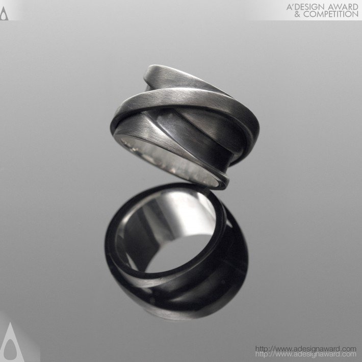 infinito-ring-by-fabio-brazil-and-henrique-murgel