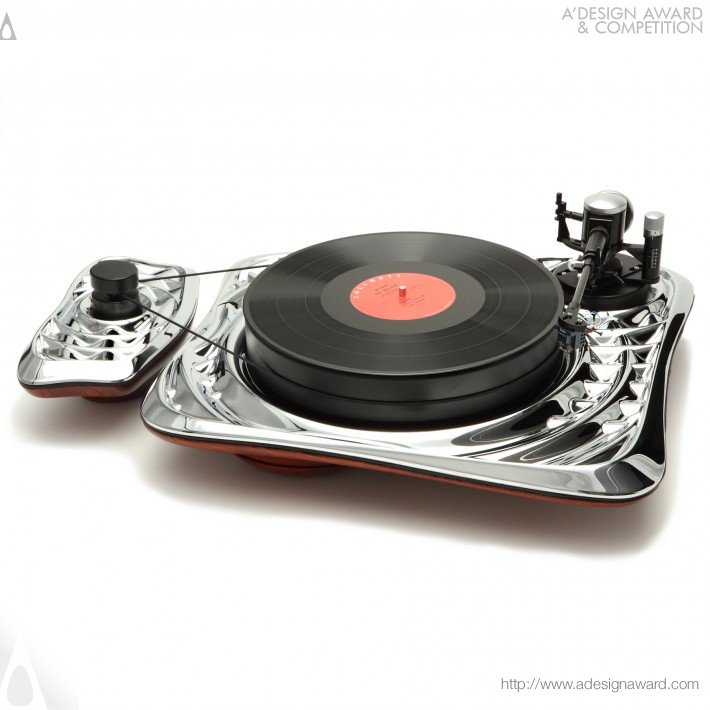 Deniz Karasahin - Calliope Hi-Fi Turntable