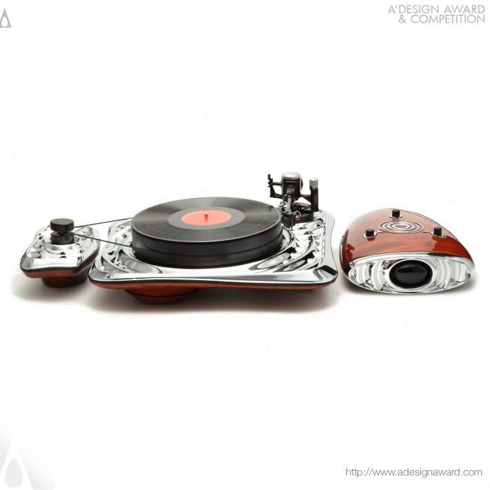 Calliope Hi-Fi Turntable by Deniz Karasahin