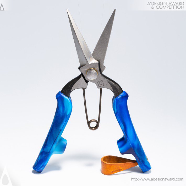 Gardening Shears by Hiroshi Udo