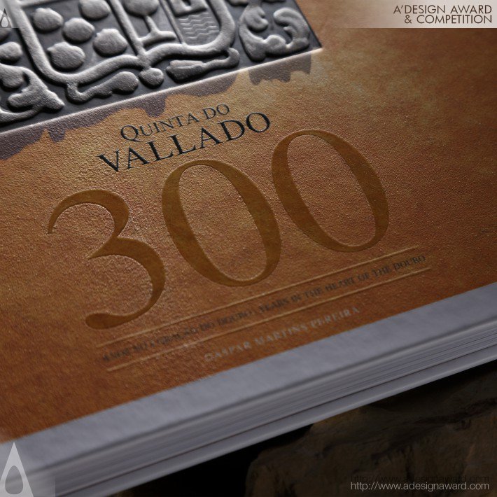 300 Years in The Heart of The Douro Book by Omdesign