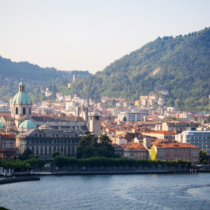 Lungo Lago Sightseeing Image 3