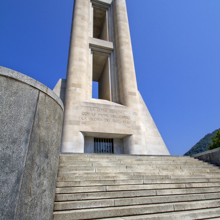 Monumento ai Caduti Landmark Image 3