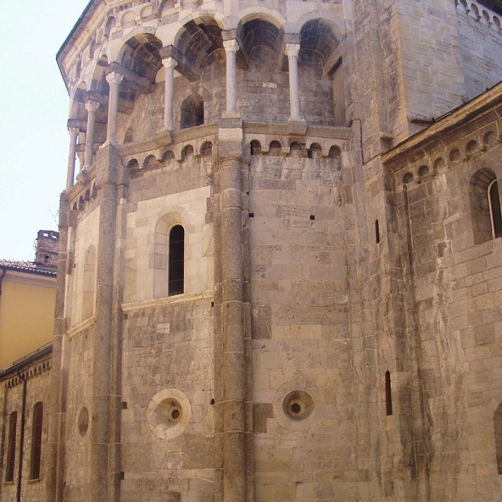 Basilica San Fedele Landmark Image 4