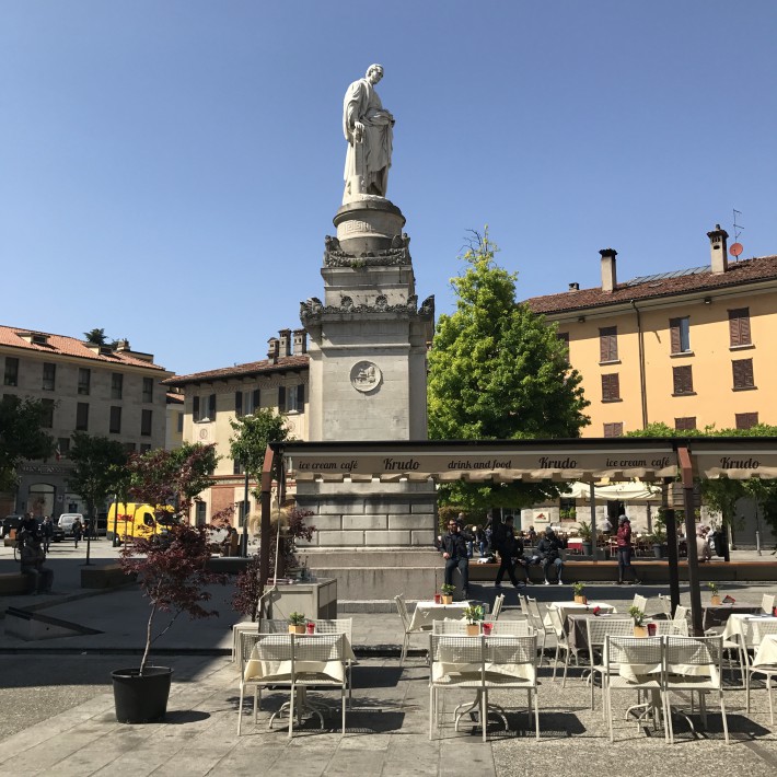 Monumento a Alessandro Volta Landmark Image 2